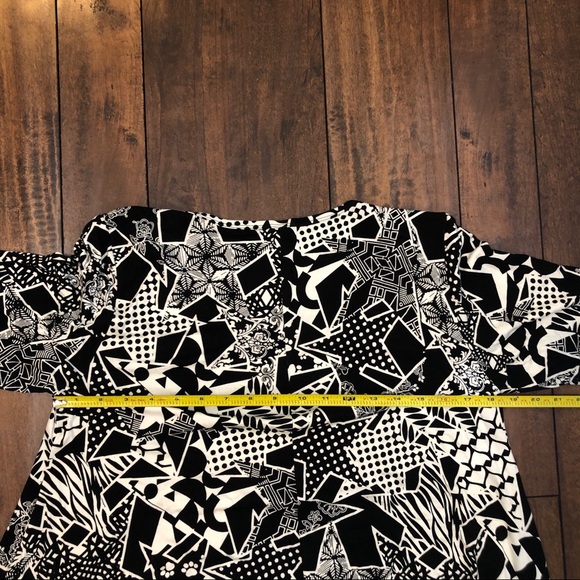 Lularoe Tunic Top S Geometric black/white design Oversize Simple Perfect… - Picture 6 of 7